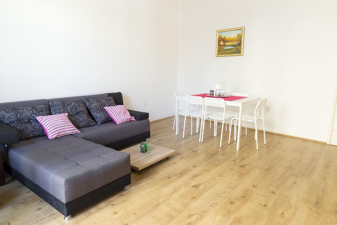 River Walk Apartment